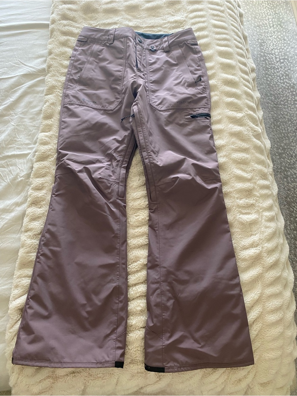Volcom Women’s Mauve Snow Pants with Zipper Pocket